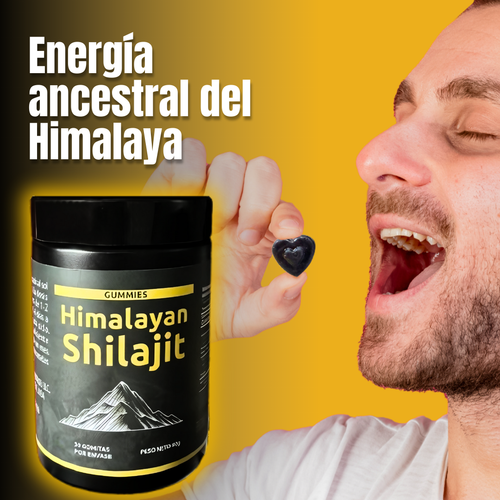 Shilajit Vital Gummies - Energía Ancestral en Cada Bocado - hombre tomando goma con frasco detrás